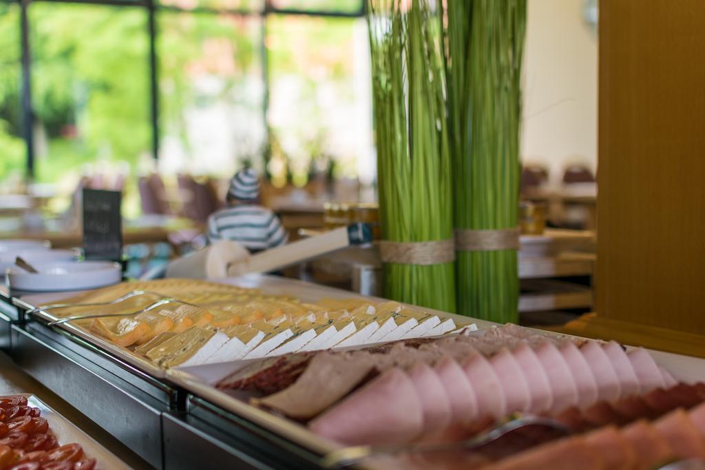 Hotel Wald Und See 제바트헤링스도르프 외부 사진